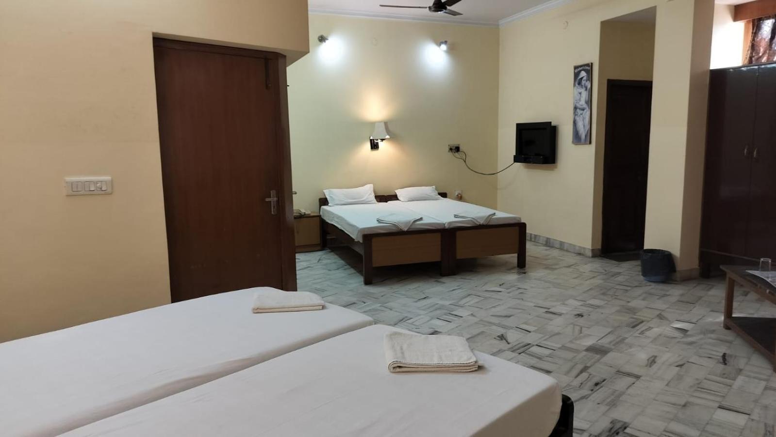 Sarnath Motel And Resort Varanasi Dış mekan fotoğraf